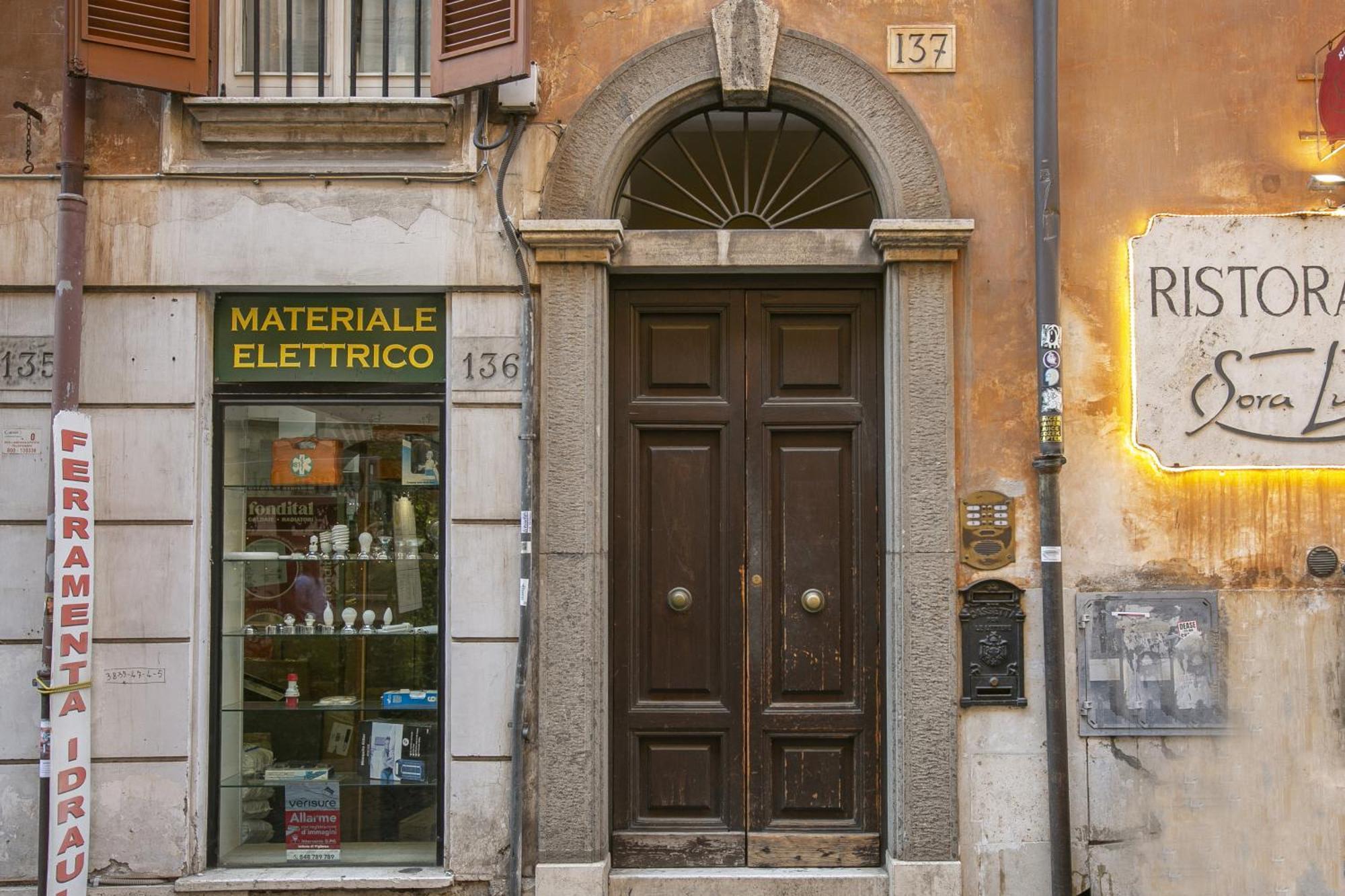 Trevi Little Palace #3 Apartamento *