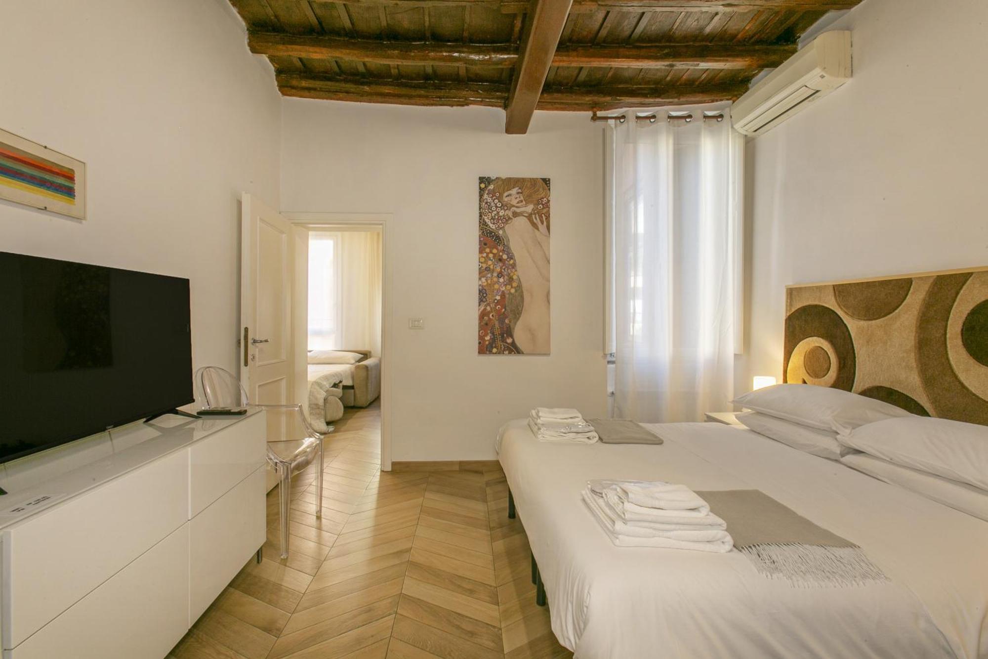 Trevi Little Palace #3 Apartment *