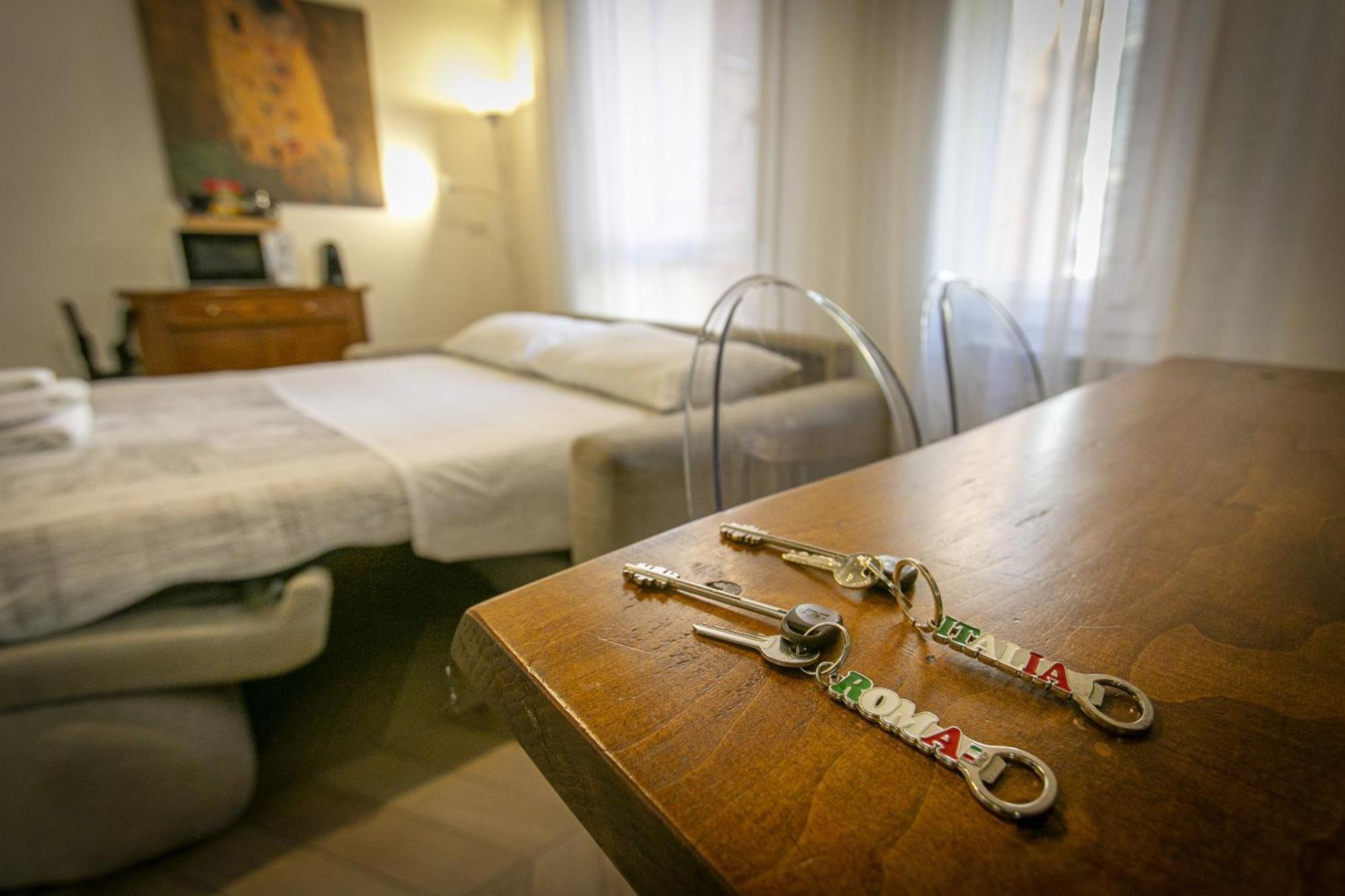 Apartment Trevi Little Palace #3 *